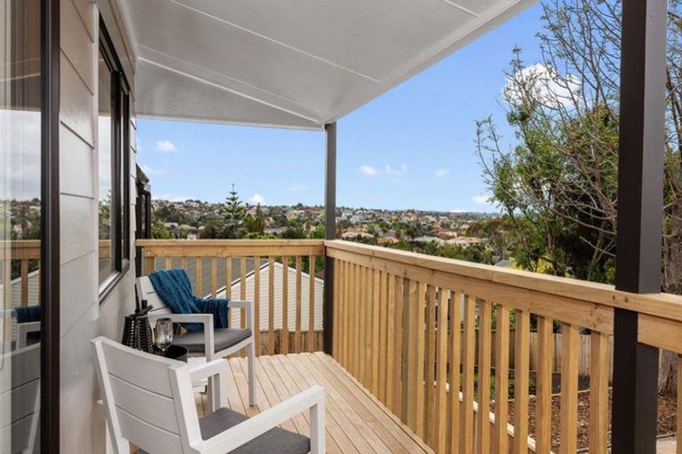 Photo of property in 168 Luckens Road, West Harbour, Auckland, 0618