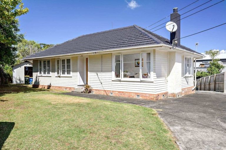 Photo of property in 70 Smythe Road, Henderson, Auckland, 0612