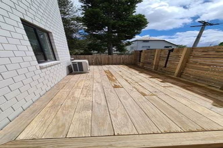 Photo of property in 1/3 Snead Place, Hamilton East, Hamilton, 3216