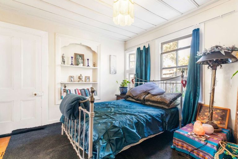 Photo of property in 731 Swanson Road, Swanson, Auckland, 0612