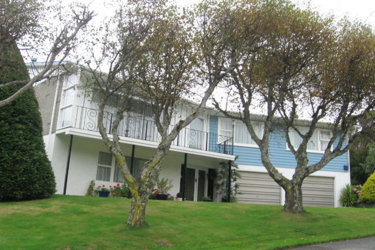 Photo of property in 3 Oriel Avenue, Tawa, Wellington, 5028