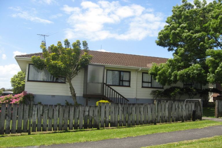 Photo of property in 3 Kopu Place, Clendon Park, Auckland, 2103