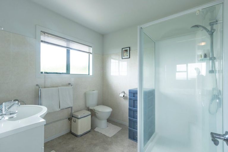 Photo of property in 46 Arahiwi Grove, Tirohanga, Lower Hutt, 5010