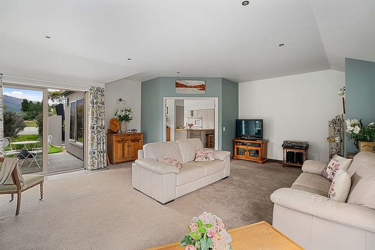 Photo of property in 21 Pisa Moorings Road, Mount Pisa, Cromwell, 9383