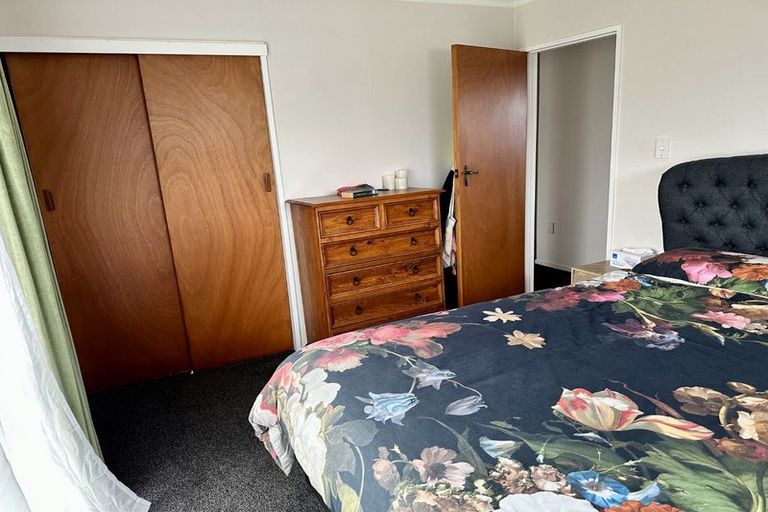 Photo of property in 24 Suzanne Grove, Kelvin Grove, Palmerston North, 4414