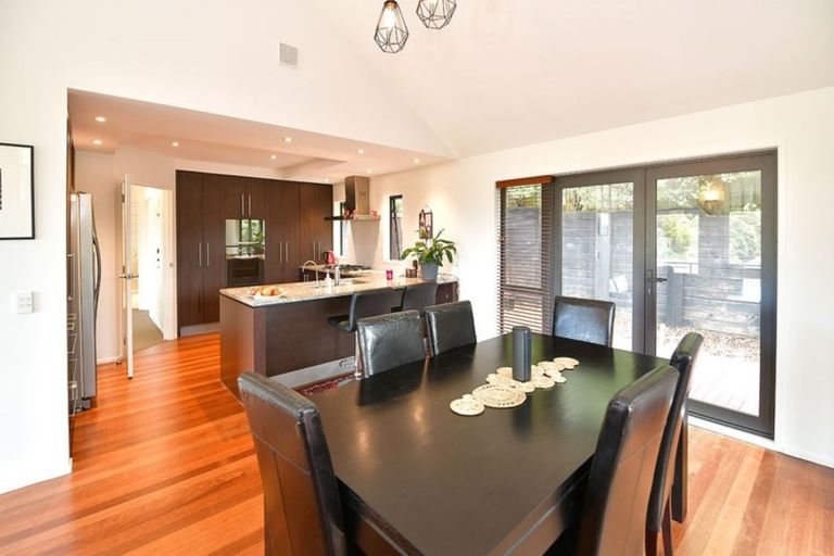 Photo of property in 35 Landvale Court, Browns Bay, Auckland, 0630
