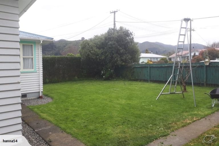 Photo of property in 70 Brandon Street, Featherston, 5710