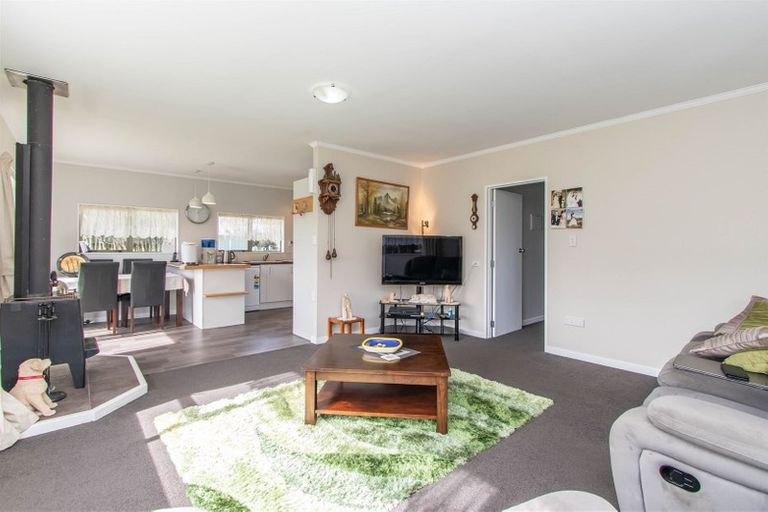 Photo of property in 3 Tariki Road, Tariki, Inglewood, 4390