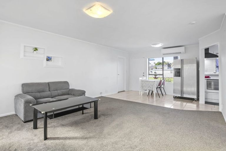 Photo of property in 45b Kurnell Drive, Botany Downs, Auckland, 2010