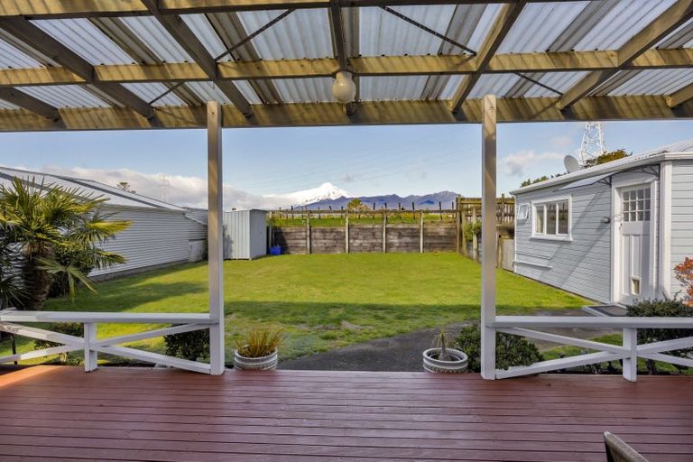 Photo of property in 2 Hurworth Road, Hurworth, New Plymouth, 4371