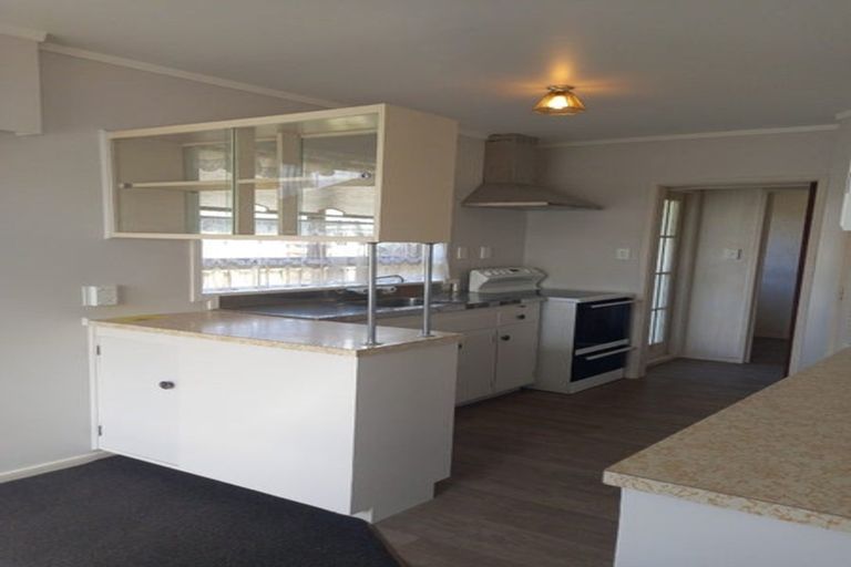Photo of property in 2/10 Opaheke Road, Papakura, 2110