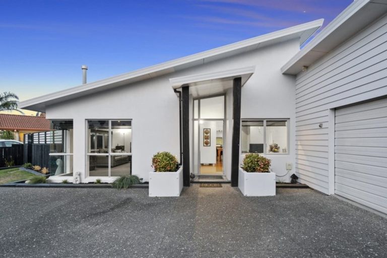 Photo of property in 2 Coral Drive, Papamoa Beach, Papamoa, 3118