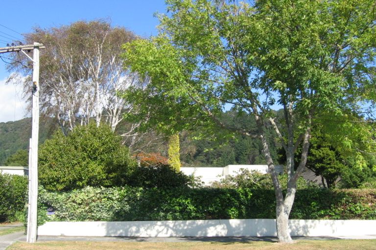 Photo of property in 2/63 Seddon Street, Wallaceville, Upper Hutt, 5018