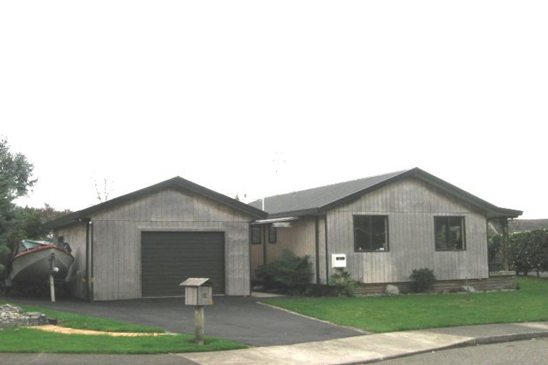 Photo of property in 16 He Awa Crescent, Waikanae, 5036