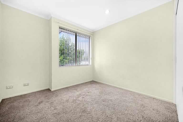 Photo of property in 71 Bruce Pulman Drive, Takanini, 2112