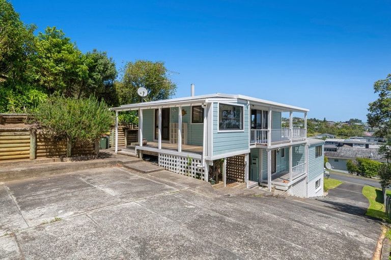 Photo of property in 65 De Luen Avenue, Tindalls Beach, Whangaparaoa, 0930