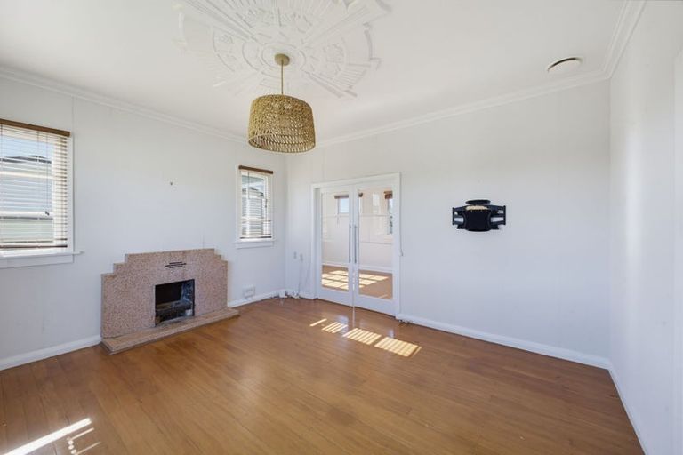 Photo of property in 403 Carrington Street, Upper Vogeltown, New Plymouth, 4310