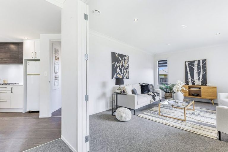 Photo of property in 10 Pititi Lane, Kumeu, 0810