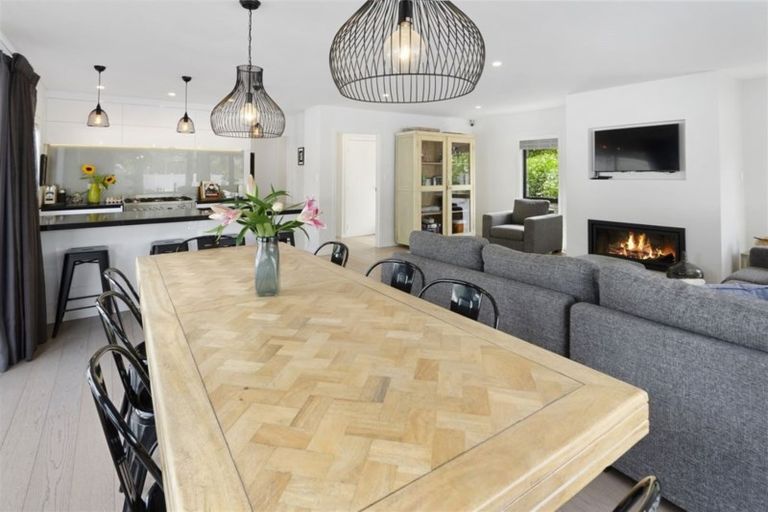 Photo of property in 11 Becroft Drive, Forrest Hill, Auckland, 0620