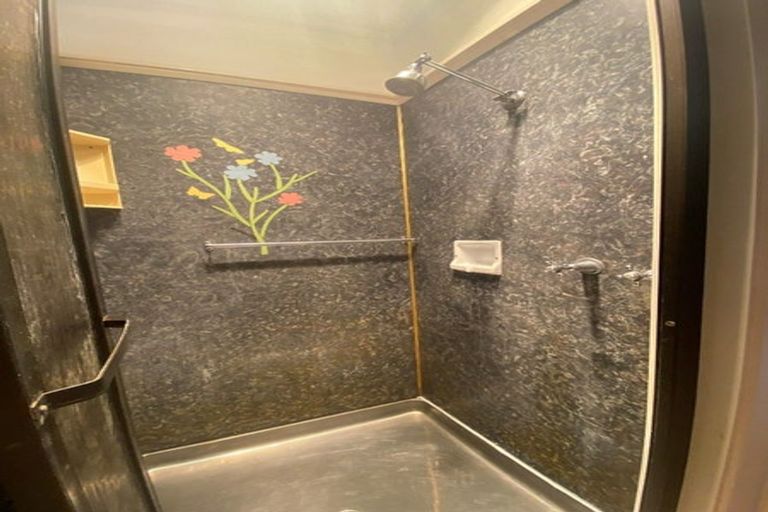 Photo of property in 16 Middlepark Road, Sockburn, Christchurch, 8042