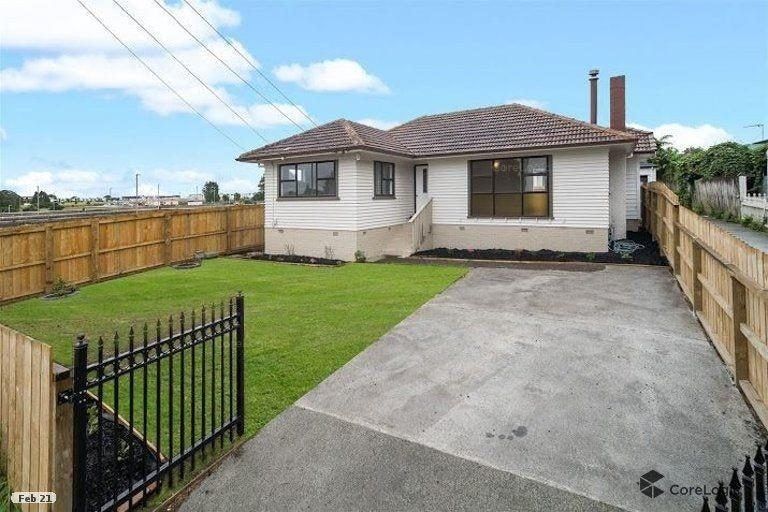 Photo of property in 11 Matheson Street, Papakura, 2110