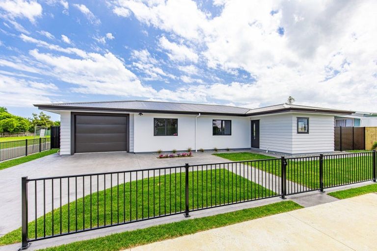 Photo of property in 6 Cambridge Street, Gonville, Whanganui, 4501