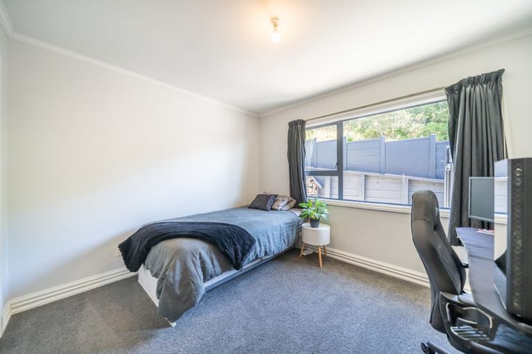 Photo of property in 11 Chastudon Place, Tawa, Wellington, 5028