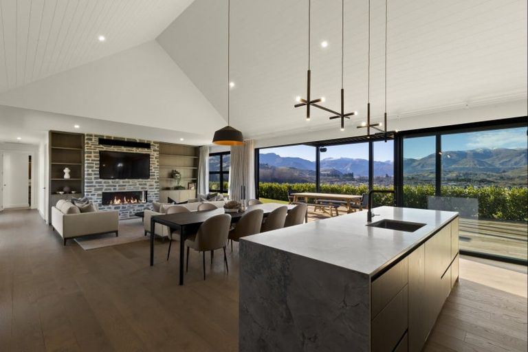 Photo of property in Kawarau Heights, 15 Kawarau Heights Boulevard, Lake Hayes, Queenstown, 9304