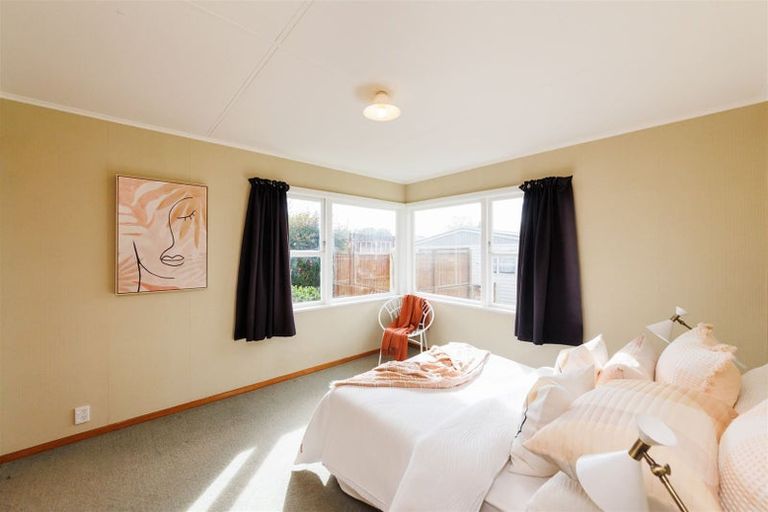 Photo of property in 39 Abraham Crescent, Milson, Palmerston North, 4414