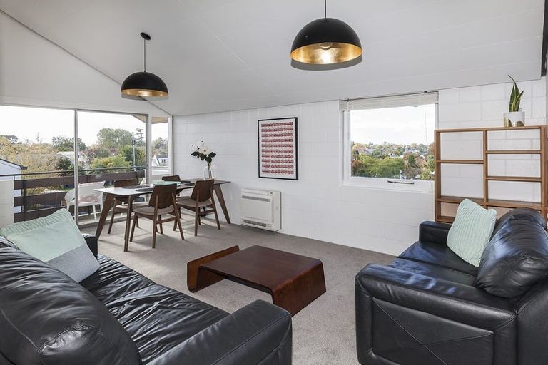 Photo of property in 21 Newbridge Place, Ilam, Christchurch, 8041