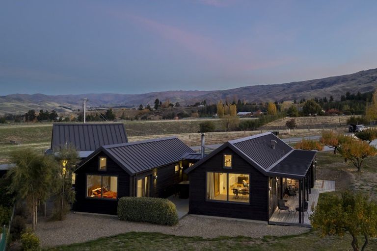 Photo of property in 112 Hall Road, Bannockburn, Cromwell, 9384