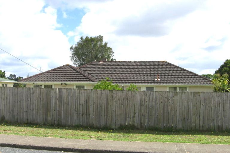 Photo of property in 27 Hayman Place, Beach Haven, Auckland, 0626