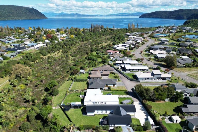 Photo of property in 97 Lisland Drive, Kinloch, Taupo, 3377