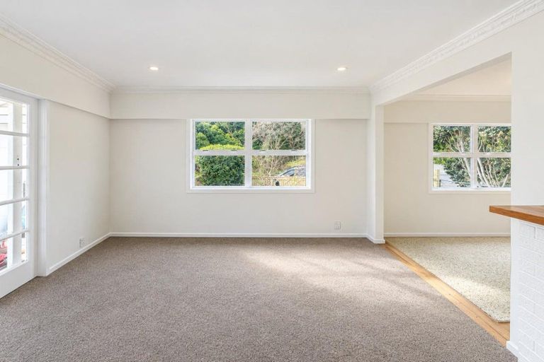 Photo of property in 86 Carrington Street, Lower Vogeltown, New Plymouth, 4310
