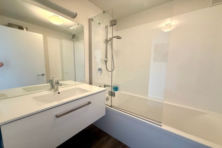 Photo of property in 2/79 Beachville Road, Redcliffs, Christchurch, 8081