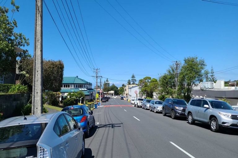 Photo of property in 2/7 Hastings Road, Mairangi Bay, Auckland, 0630