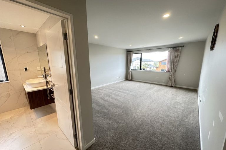 Photo of property in 42 Headland Drive, Long Bay, Auckland, 0630