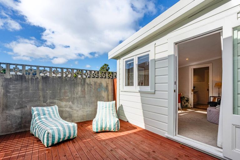 Photo of property in 9 Ranfurly Terrace, Mount Cook, Wellington, 6021