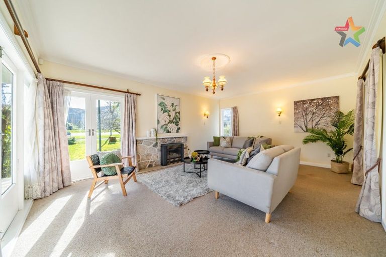 Photo of property in 224 Eastern Hutt Road, Stokes Valley, Lower Hutt, 5019