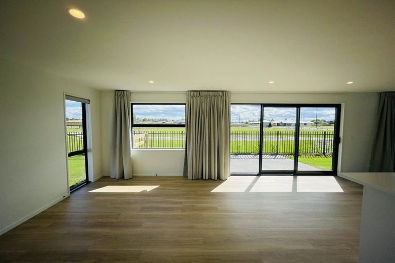 Photo of property in 10 Cabbage Close, Halswell, Christchurch, 8025