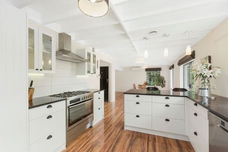 Photo of property in 2/48 Waiau Street, Torbay, Auckland, 0630