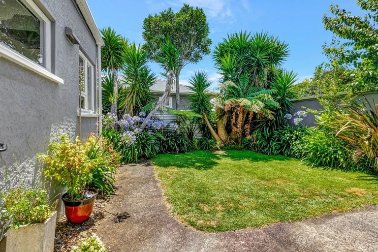 Photo of property in 9 Hursthouse Street, Vogeltown, New Plymouth, 4310