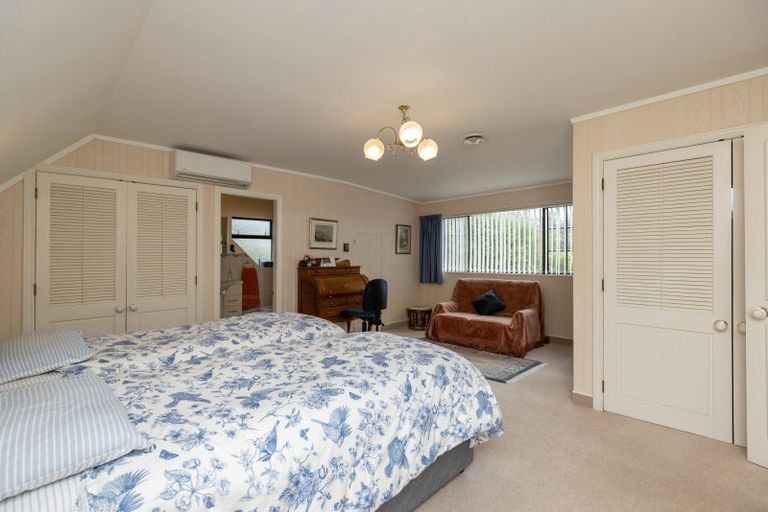 Photo of property in 2 Lavinia Grove, Waikanae Beach, Waikanae, 5036