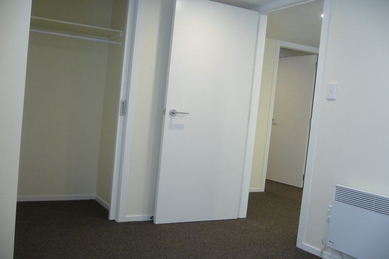 Photo of property in 24 Brougham Street, Mount Victoria, Wellington, 6011