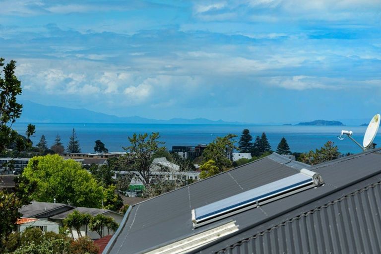 Photo of property in 33 Montclair Rise, Browns Bay, Auckland, 0630