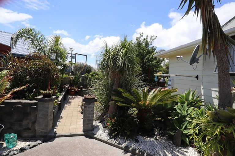 Photo of property in 67 One Tree Point Road, One Tree Point, 0118