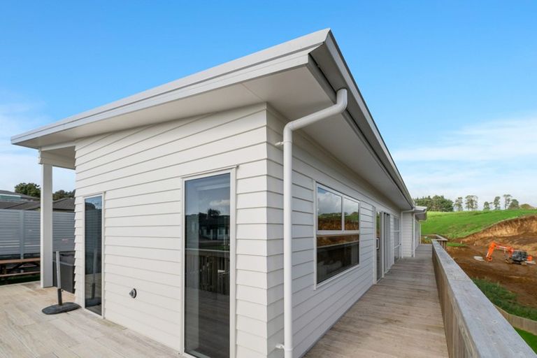 Photo of property in 54 Ainslee Street, Highlands Park, New Plymouth, 4312