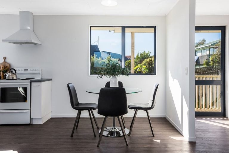 Photo of property in 17 Coventry Close, Ascot Park, Porirua, 5024