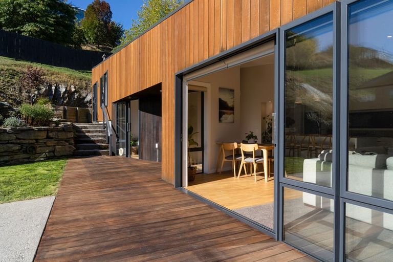 Photo of property in 67 Mcdonnell Road, Arrowtown, 9302