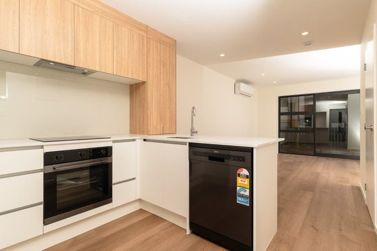 Photo of property in 12/476 West Coast Road, Glen Eden, Auckland, 0602